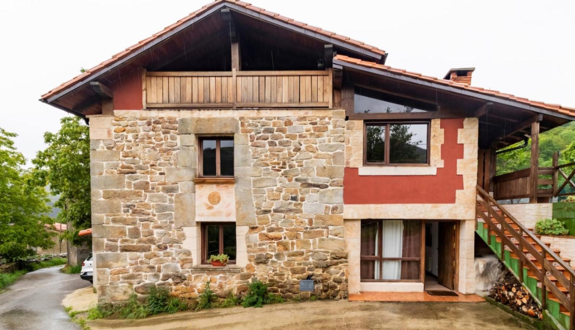 Casa De Pueblo Las Golondrinas De Luena San Miguel de Luena Bagian luar foto